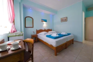 173249282 Electra Hotel